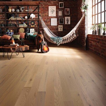 Golden Red Oak Hardwood flooring / Galena Mirage Escape
